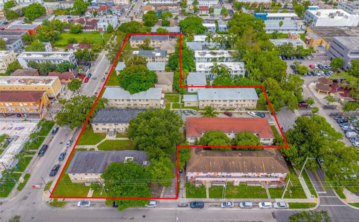 Pictures of Multifamily property located at 931 SW 3rd St, Miami, FL 33130 for sales - image #1