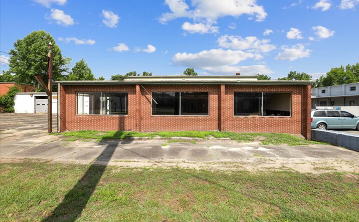 Pictures of Retail property located at 803 South George Street, Goldsboro, NC 27530 for sales - image #1
