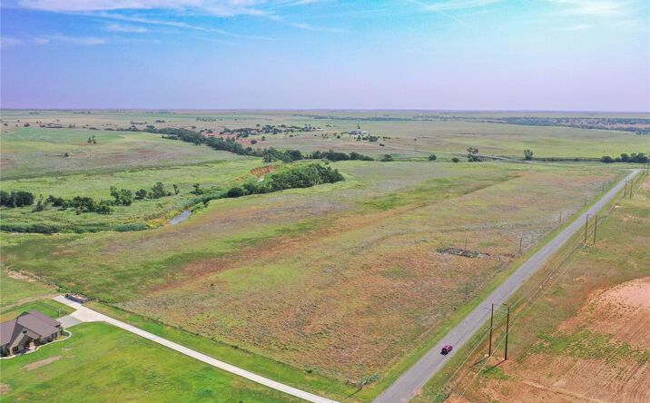Pictures of Land property located at 07 E Arapaho Road, Weatherford, OK 73096 for sales - image #1