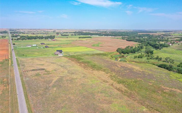 Pictures of Land property located at 08 E Arapaho Road, Weatherford, OK 73096 for sales - image #1