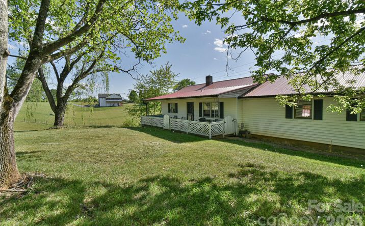Pictures of Land property located at 16 Rocking Chair Ln, Leicester, NC 28748 for sales - image #1