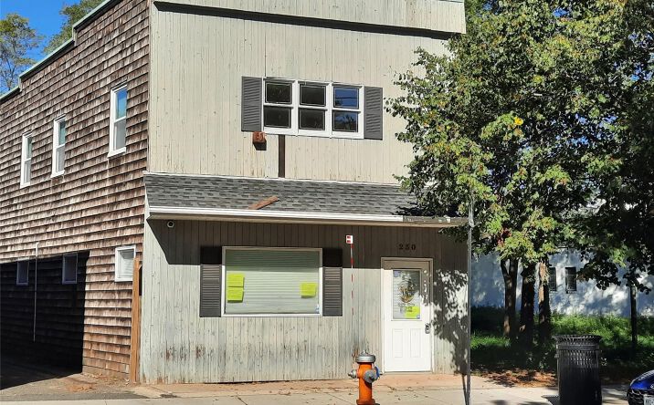 Pictures of Office property located at 230 W Main Road, Riverhead, NY 11901 for sales - image #1
