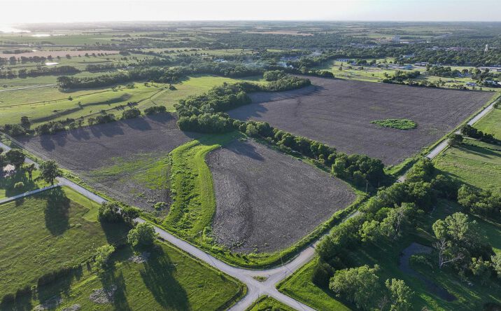 Pictures of Land property located at 400 Ave, Herington, KS 67449 for sales - image #1