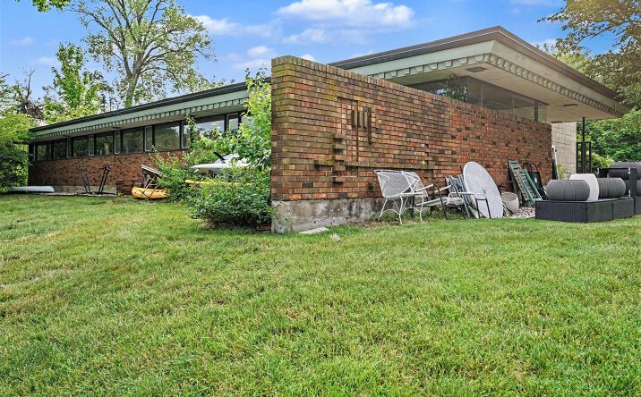 Pictures of Business for Sale, Office, Industrial, Retail, Land property located at 401 Klock Road, Benton Harbor, MI 49022 for sales - image #1