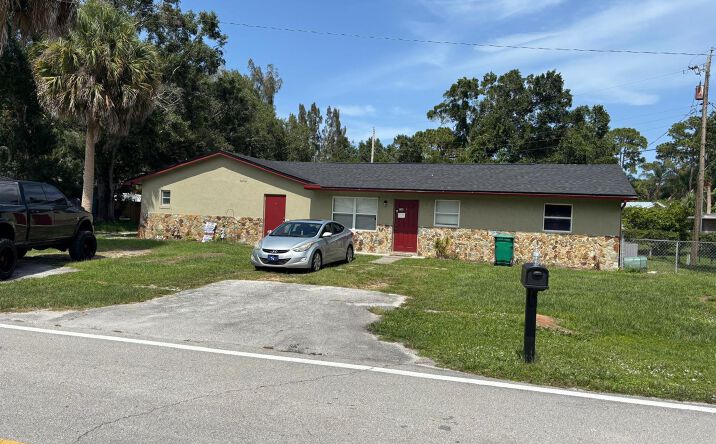 Pictures of Multifamily property located at 5298 Deleon Avenue, Fort Pierce, FL 34951 for sales - image #1
