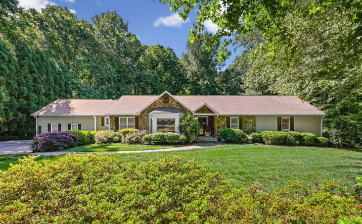 Pictures of Office, Land property located at 1530 Woodstock Road, Roswell, GA 30075 for sales - image #1