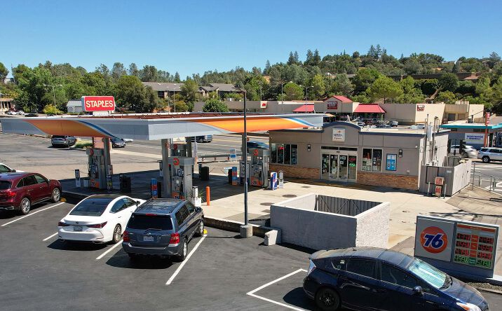 Pictures of Retail property located at 401 Grass Valley Highway, Auburn, CA 95603 for sales - image #1