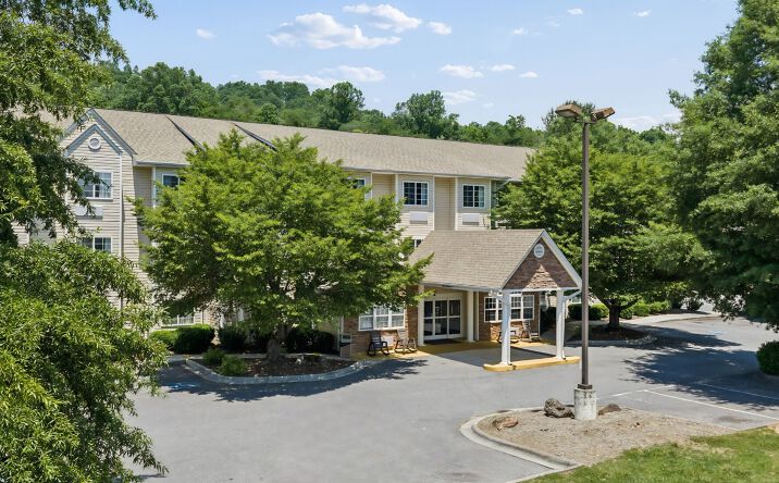 Pictures of Hospitality property located at 674 Casino Trail, Whittier, NC 28789 for sales - image #1