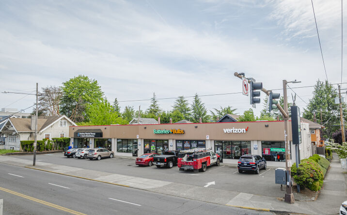 Pictures of Retail property located at 3004-3016 Northeast Broadway, Portland, OR 97232 for sales - image #1
