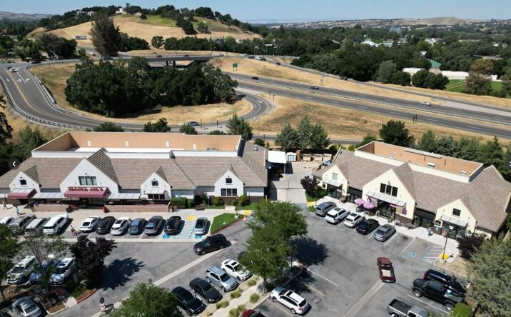 Pictures of Retail property located at 1121 Rossi Road, Templeton, CA 93465 for sales - image #1