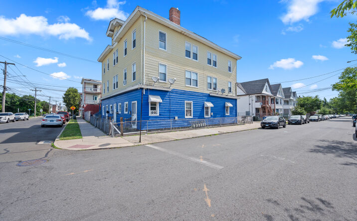 Pictures of Multifamily property located at 1220 PEMBROKE ST, BRIDGEPORT, CT 06608 for sales - image #1