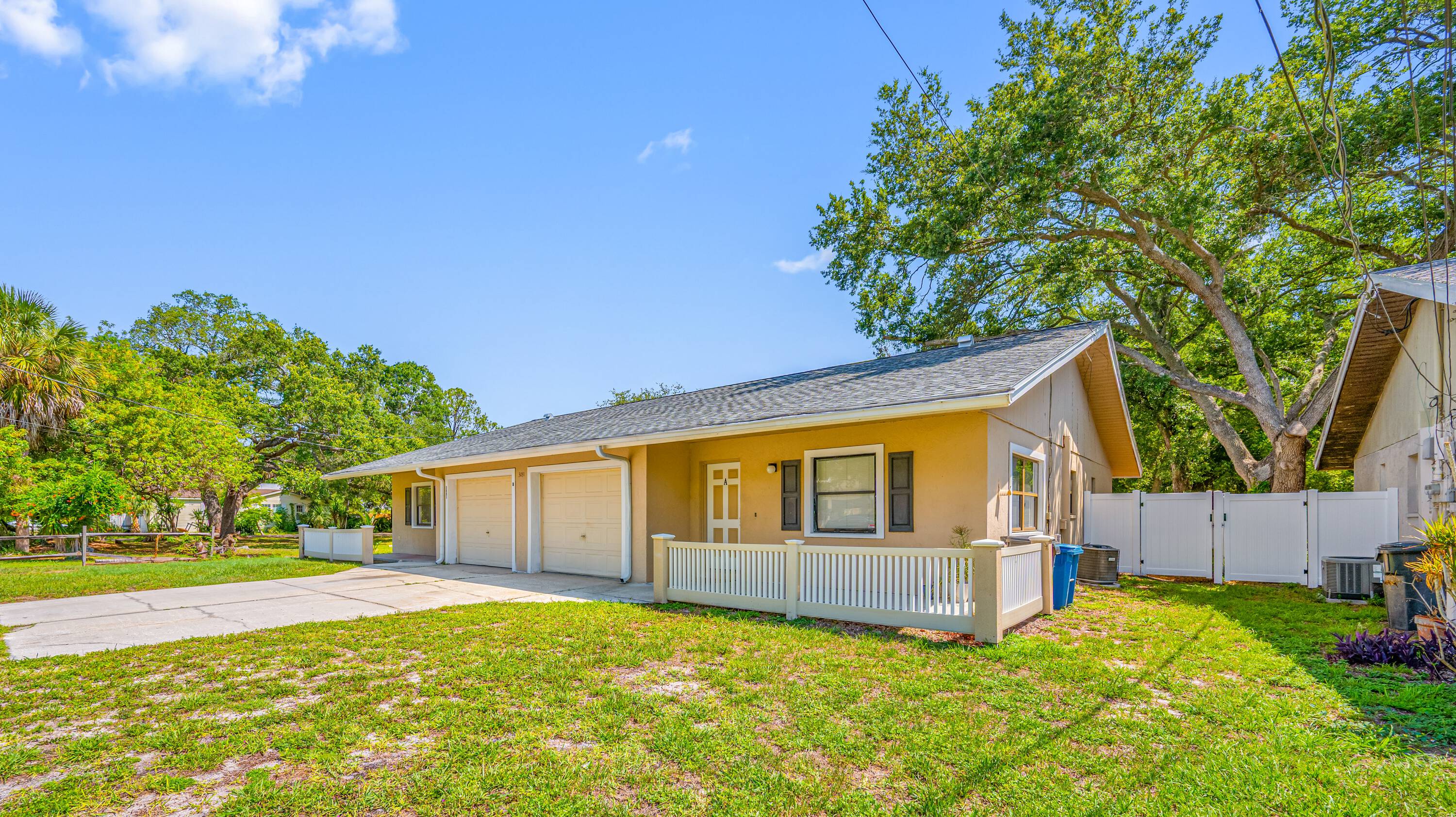 3087 Saint Clair Ave  