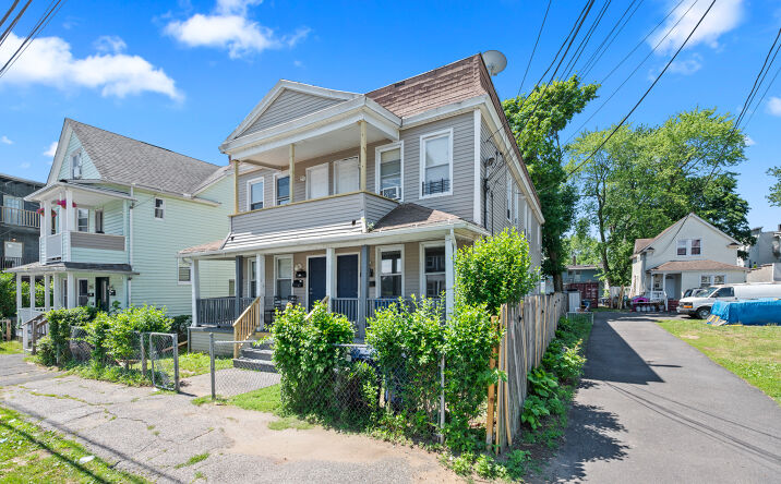 Pictures of Multifamily property located at 301 POPLAR ST, BRIDGEPORT, CT 06605-1643 for sales - image #1