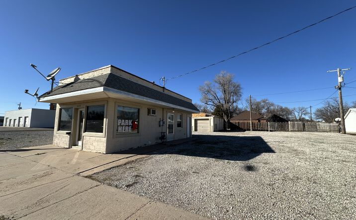 Pictures of Retail, Office, Mixed Use property located at 1624 10th Street, Great Bend, KS 67530 for sales - image #1