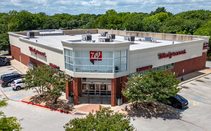 Pictures of Retail property located at 1201 Ferris Ave, Waxahachie, TX 75165 for sales - image #1
