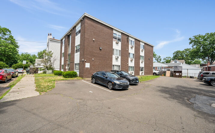Pictures of Multifamily property located at 25 ST STEPHEN ST, BRIDGEPORT, CT 06610-3031 for sales - image #1