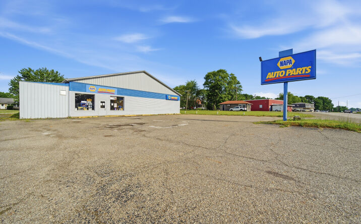 Pictures of Retail property located at 701 Main Street North, Navarre, OH 44662 for sales - image #1