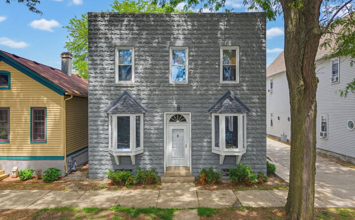 Pictures of Multifamily property located at 2436 S Wentworth Ave, Milwaukee, WI 53207 for sales - image #1