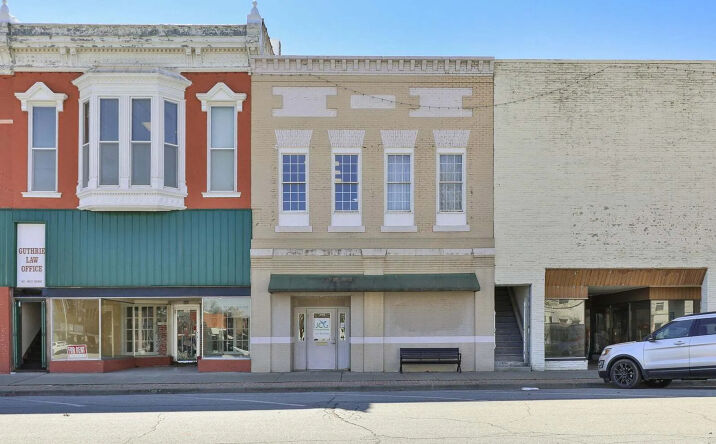 Pictures of Office property located at 105 W Cherry St, Nevada, MO 64772 for sales - image #1