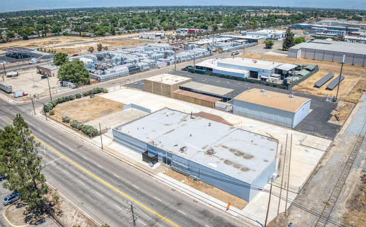 Pictures of Industrial property located at 2641 S MAPLE AVE, FRESNO, CA 93725-2100 for sales - image #1