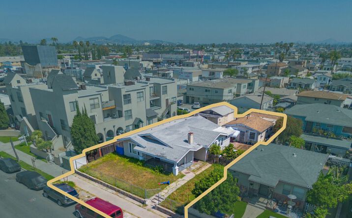 Pictures of Multifamily property located at 4263 Chamoune Ave, San Diego, CA 92115-4823 for sales - image #1
