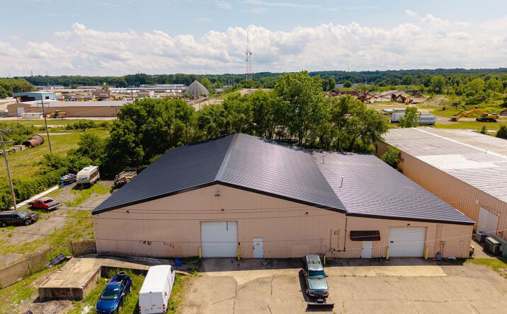Pictures of Industrial property located at 434 S Byrkit Ave, Mishawaka, IN 46544 for sales - image #1