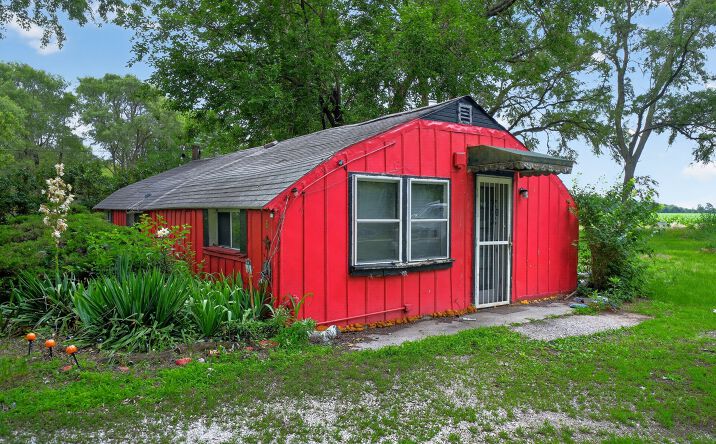Pictures of Multifamily property located at 8444 W State Route 17 Route W, Kankakee, IL 60901 for sales - image #1