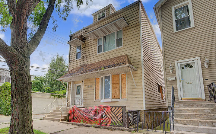 Pictures of Multifamily property located at 3442 S Lowe Avenue, Chicago, IL 60616 for sales - image #1