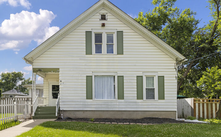 Pictures of Multifamily property located at 617 S 4th Street, Aurora, IL 60505 for sales - image #1