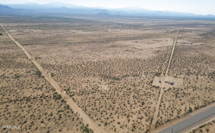 Pictures of Land property located at 306-27-045 S Colorado Road, Golden Valley, AZ 86413 for sales - image #1
