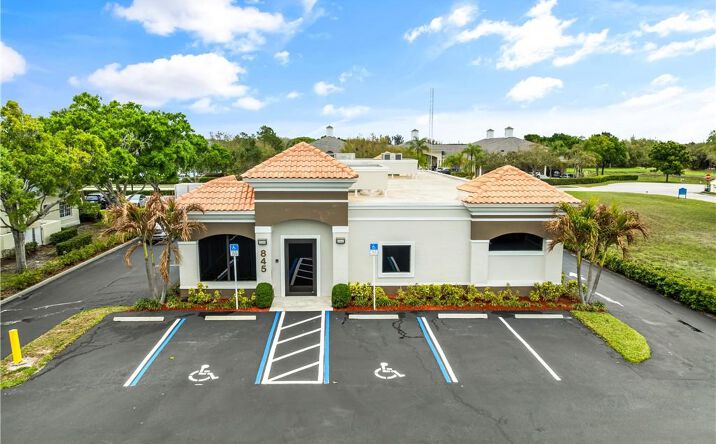 Pictures of Office property located at 845 37 Th Place, Vero Beach, FL 32960 for sales - image #1