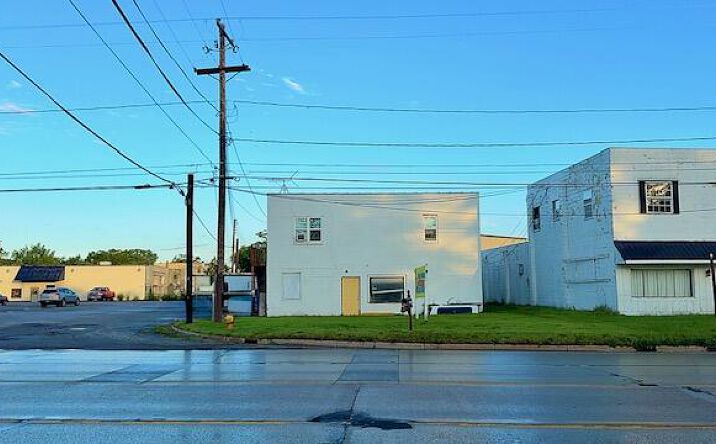 Pictures of Retail, Office, Industrial property located at 1290 M-139, Benton Harbor, MI 49022 for sales - image #1