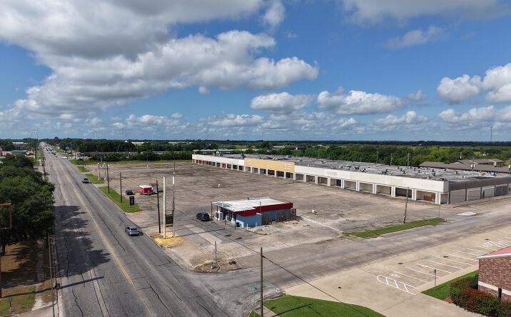 Pictures of Retail, Land, Industrial property located at 3500 Avenue F, Bay City, TX 77414 for sales - image #1