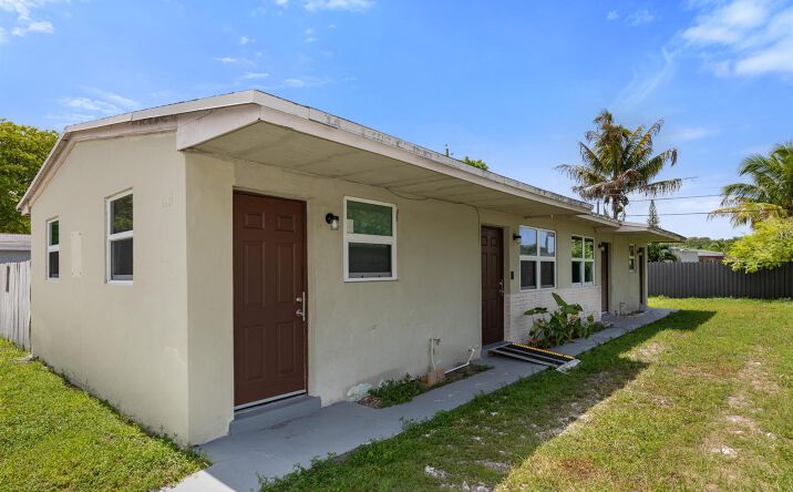 Pictures of Multifamily property located at 5521 SW 34th Street # 2 #1-2, Hollywood, FL 33023 for sales - image #1