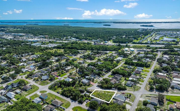 Pictures of Land property located at 1325 2nd Road SW, Vero Beach, FL 32962 for sales - image #1