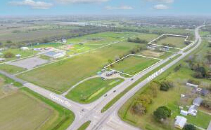 Pictures of Land property located at 500 Blk Veterans Memorial Drive, Erath, LA 70533 for sales - image #1