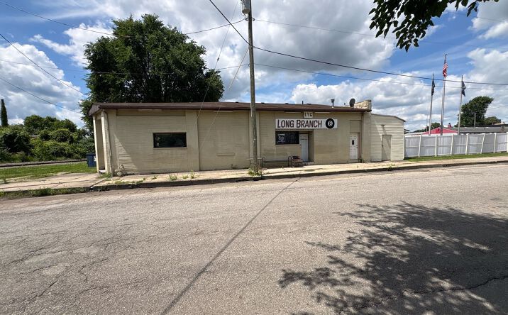 Pictures of Retail property located at 146 E WINDING ST, LANCASTER, OH 43130 for sales - image #1