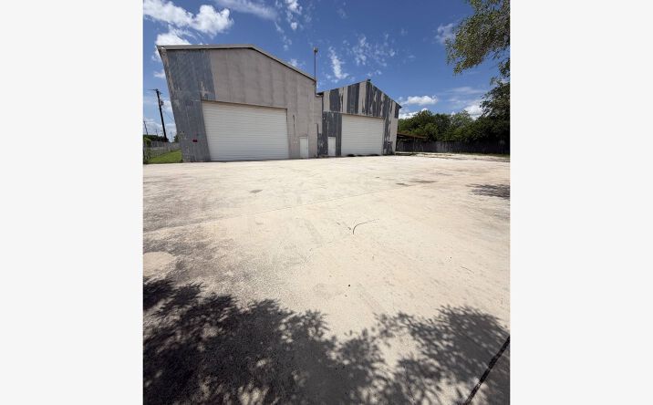 Pictures of Industrial property located at 11390 Old Corpus Christi Rd, San Antonio, TX 78223 for sales - image #1