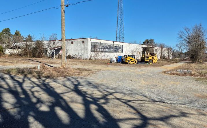 Pictures of Industrial property located at 114 Green Lane, Madisonville, TN 37354 for sales - image #1