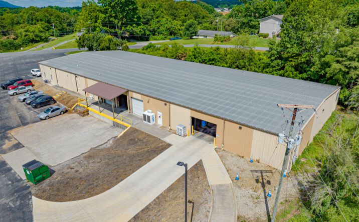 Pictures of Industrial property located at 3016 Brookside Drive, Kingsport, TN 37660 for sales - image #1