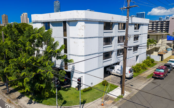 Pictures of Retail, Multifamily property located at 922 McCully Street, Honolulu, HI 96826 for sales - image #1