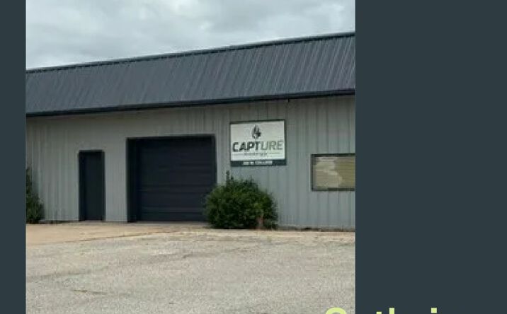 Pictures of Industrial property located at 326 West College Avenue, Guthrie, OK 73044 for sales - image #1