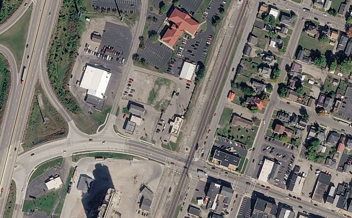 Pictures of Retail property located at 300 West Main Street, Circleville, OH 43113 for sales - image #1