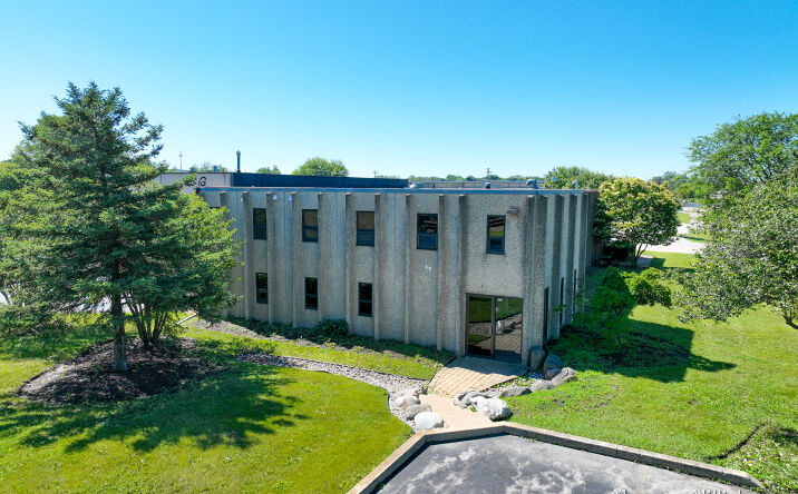 Pictures of Industrial property located at 6710 PINGREE RD, CRYSTAL LAKE, IL 60014-6200 for sales - image #1