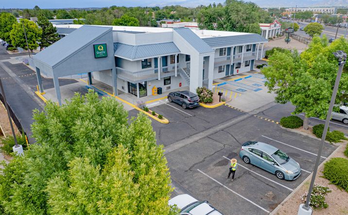 Pictures of Retail, Hospitality property located at 3695 Cerrillos Road, Santa Fe, NM 87505 for sales - image #1
