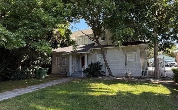 Pictures of Multifamily property located at 1188 W 28th, Los Angeles, CA 90007 for sales - image #1