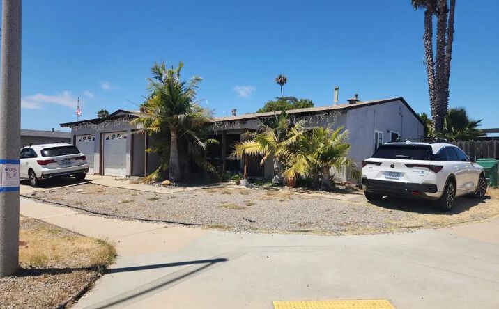 Pictures of Multifamily property located at 2994-96 Luna Avenue, San Diego, CA 92117 for sales - image #1