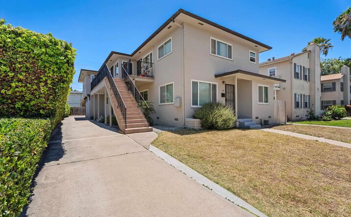 Pictures of Multifamily property located at 376-378 Park Way, Chula Vista, CA 91910 for sales - image #1