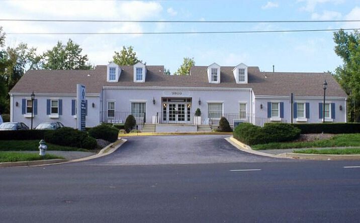 Pictures of Retail, Office, Mixed Use property located at 9800 Falls Road, Potomac, MD 20854 for sales - image #1