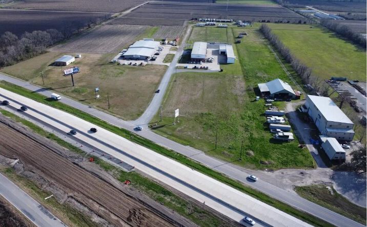 Pictures of Land property located at Hwy 90 E, New Iberia, LA 70560 for sales - image #1